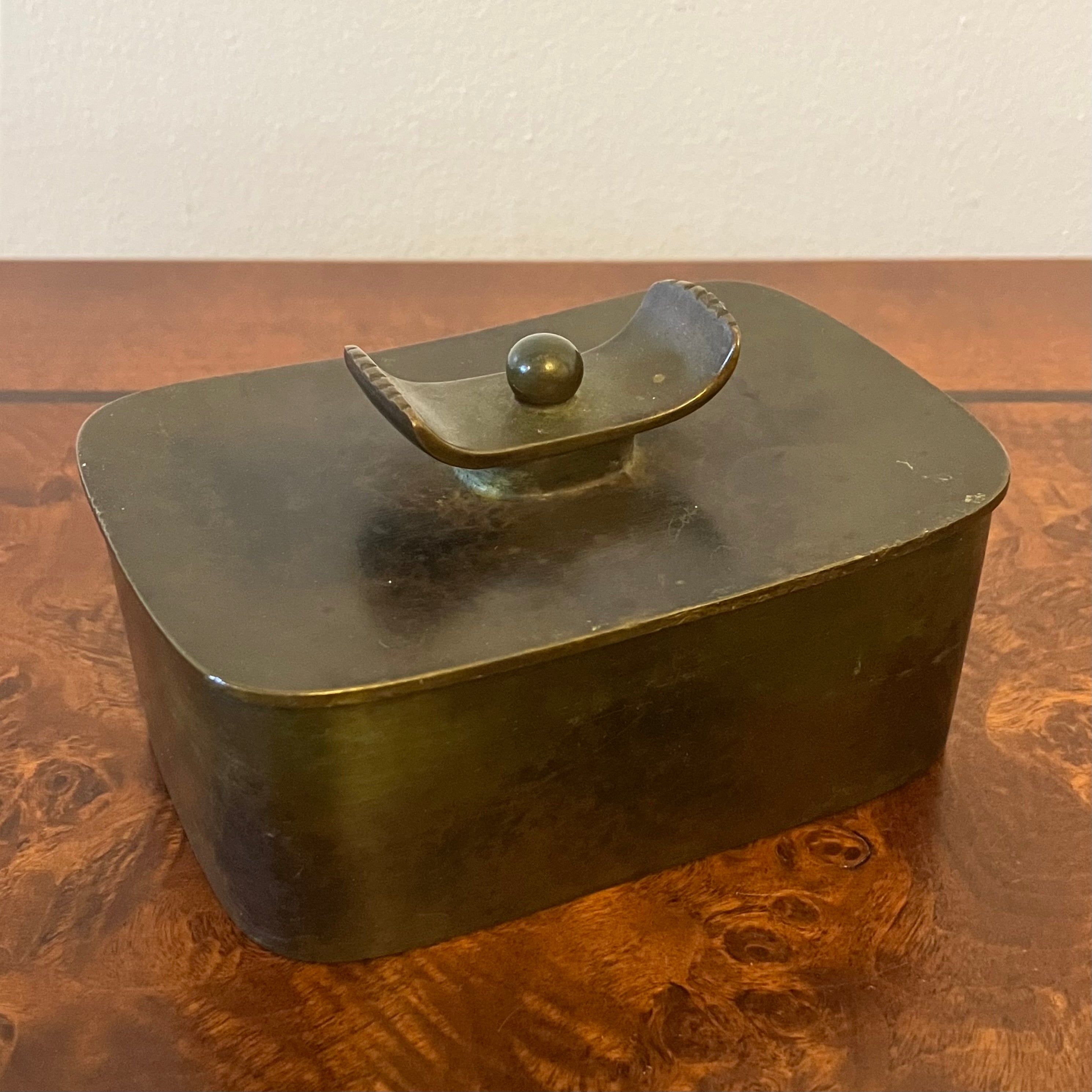 Bronze box from GAB Brons
