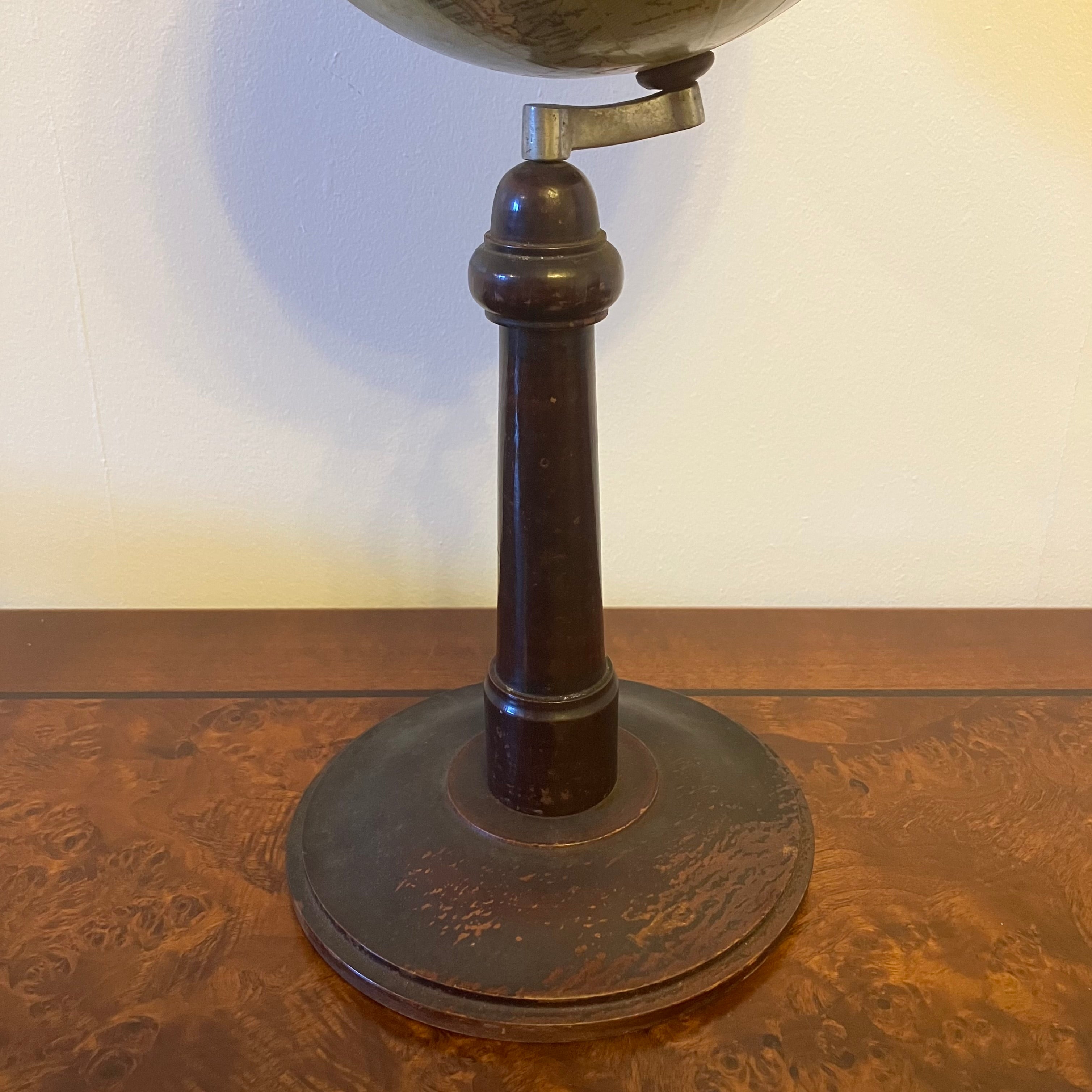 Globe early 20 th century