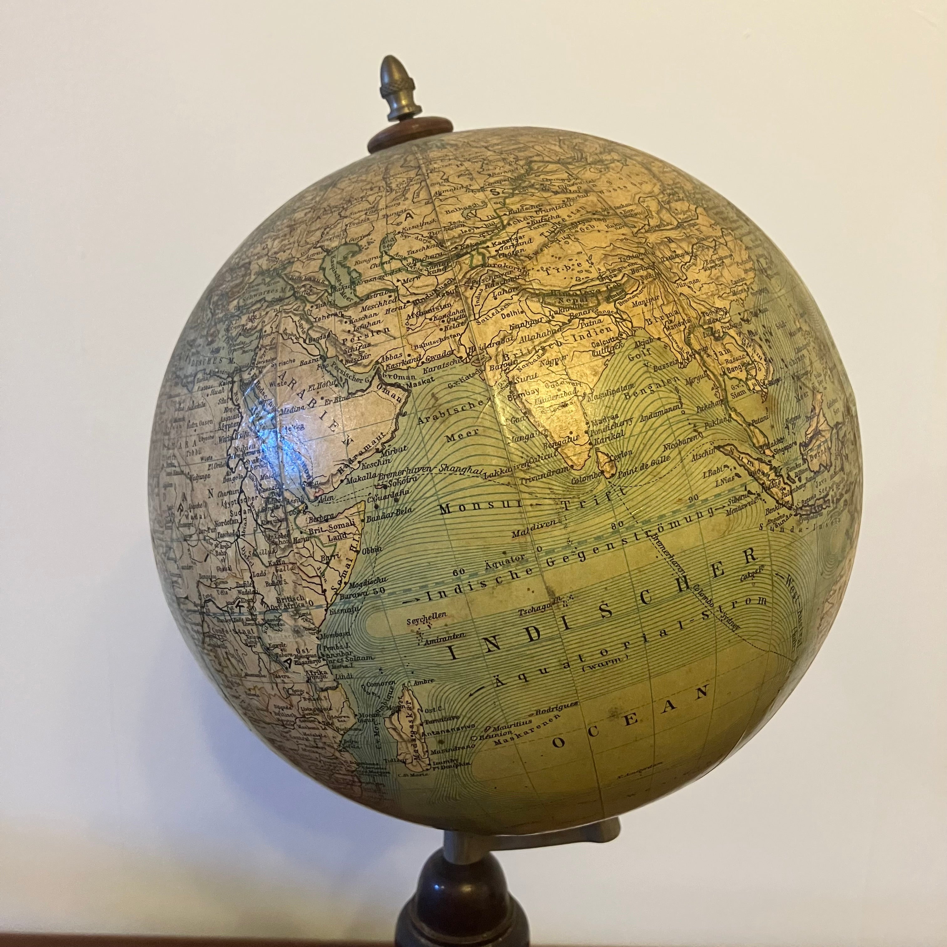 Globe early 20 th century