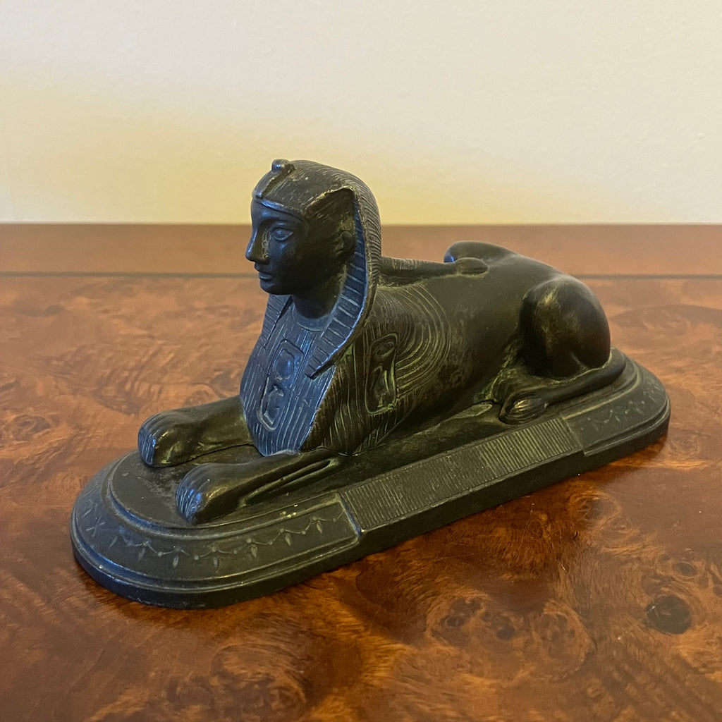 Sfinx sculpture