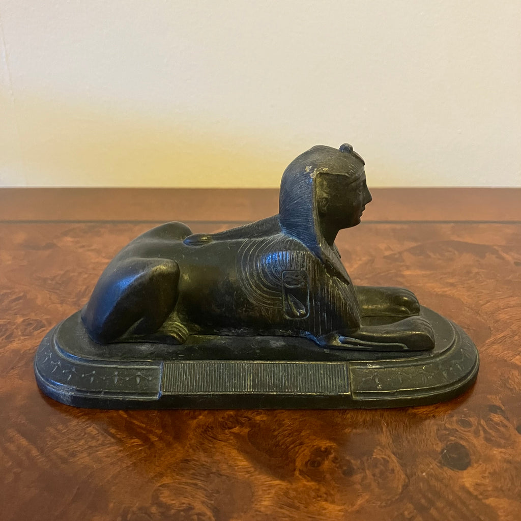Sfinx sculpture
