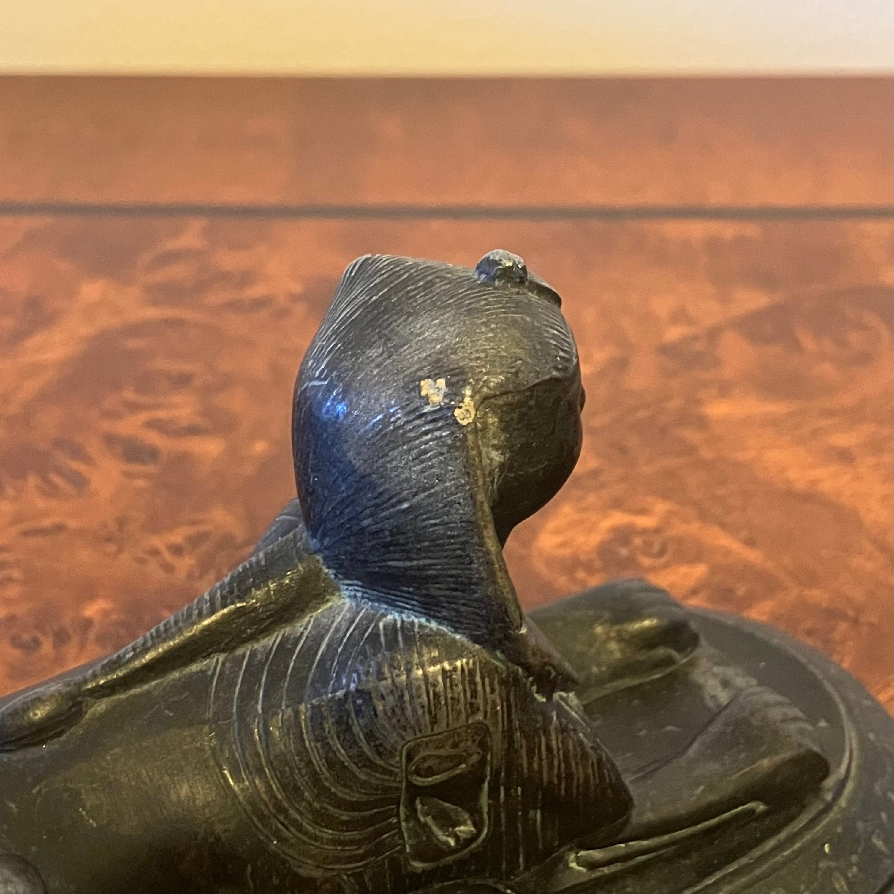 Sfinx sculpture